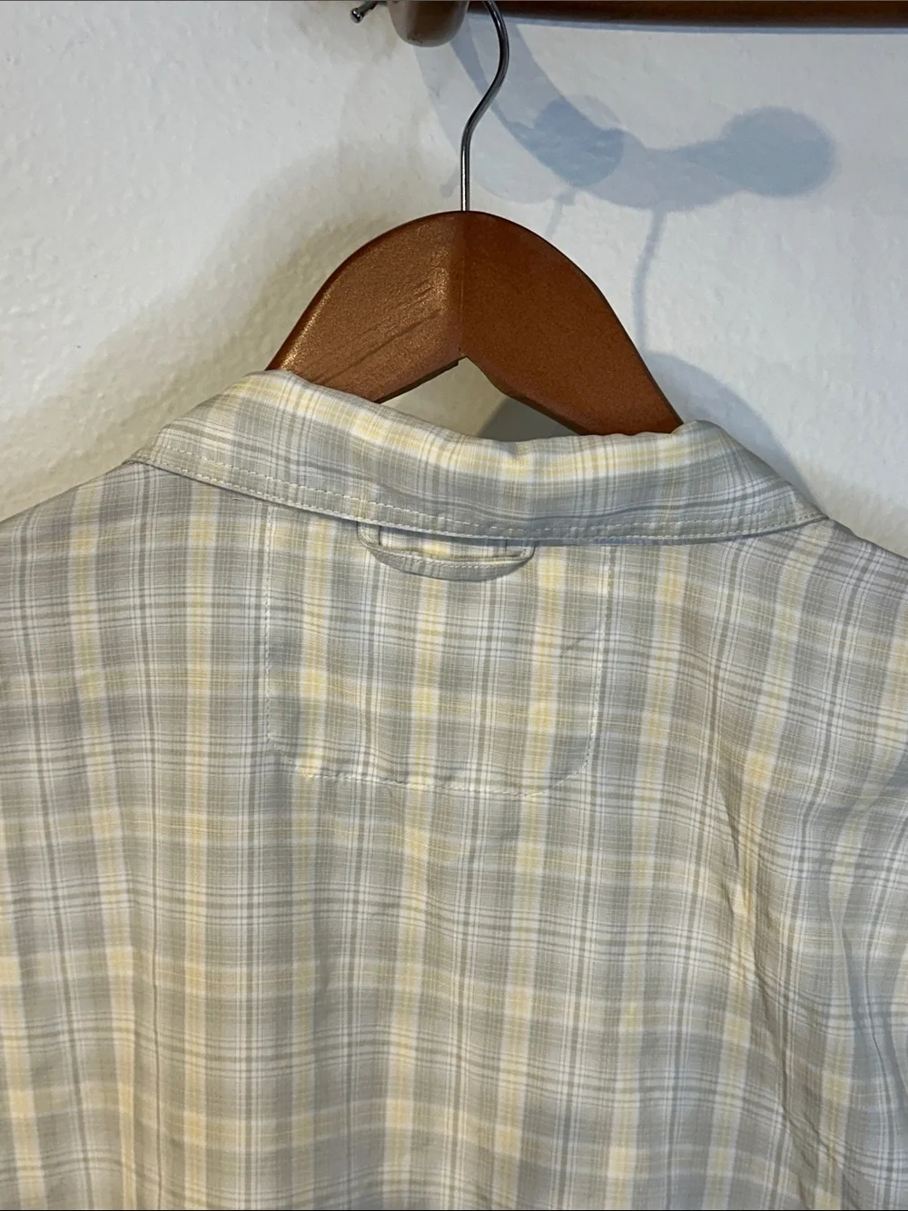 Simms Men's Light Plaid Button-Down Shirt in Cream and Light Gray